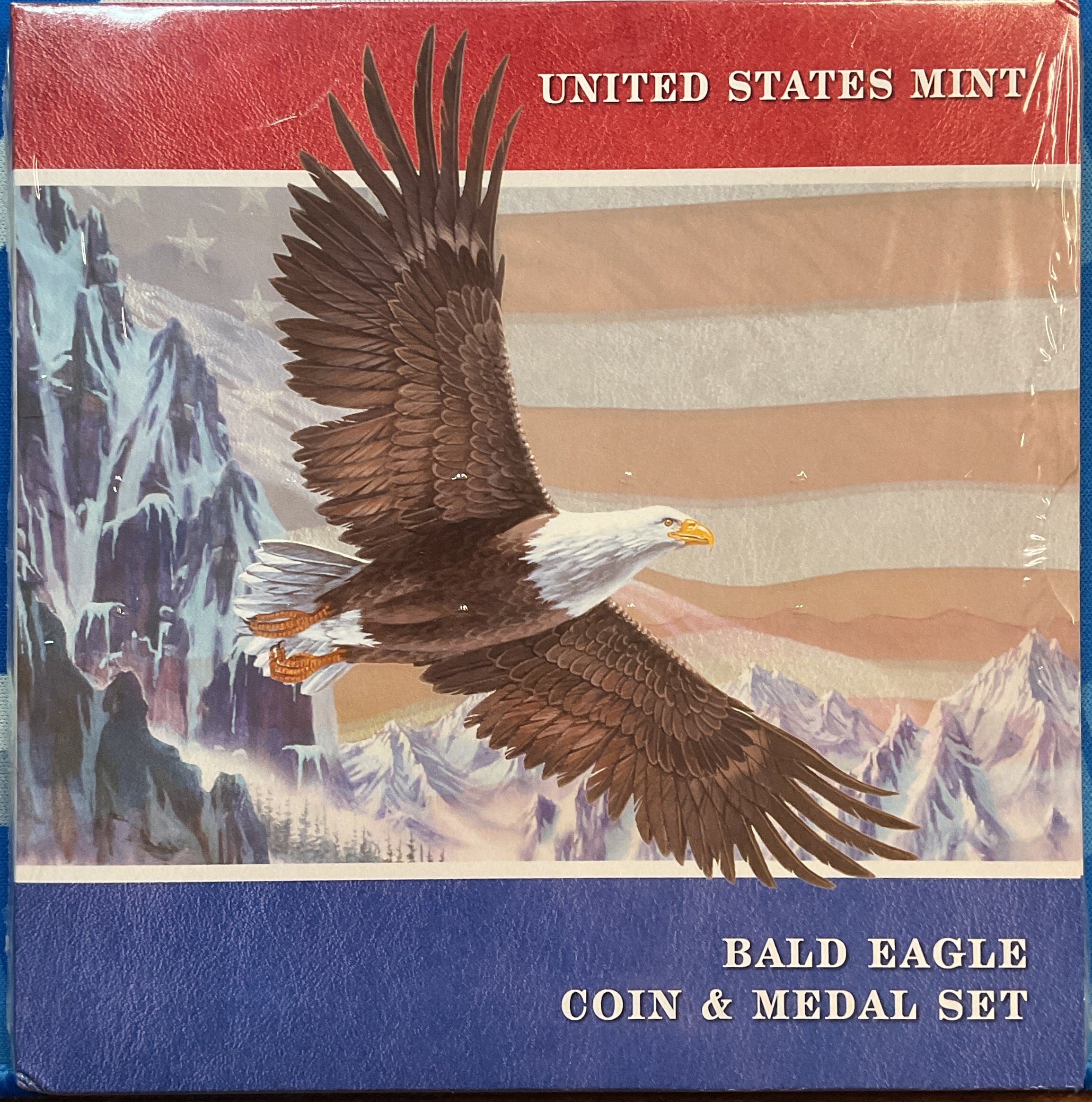 2008 U.S. Mint Bald Eagle 90% Silver Dollar and Medal Set. Store #PT001