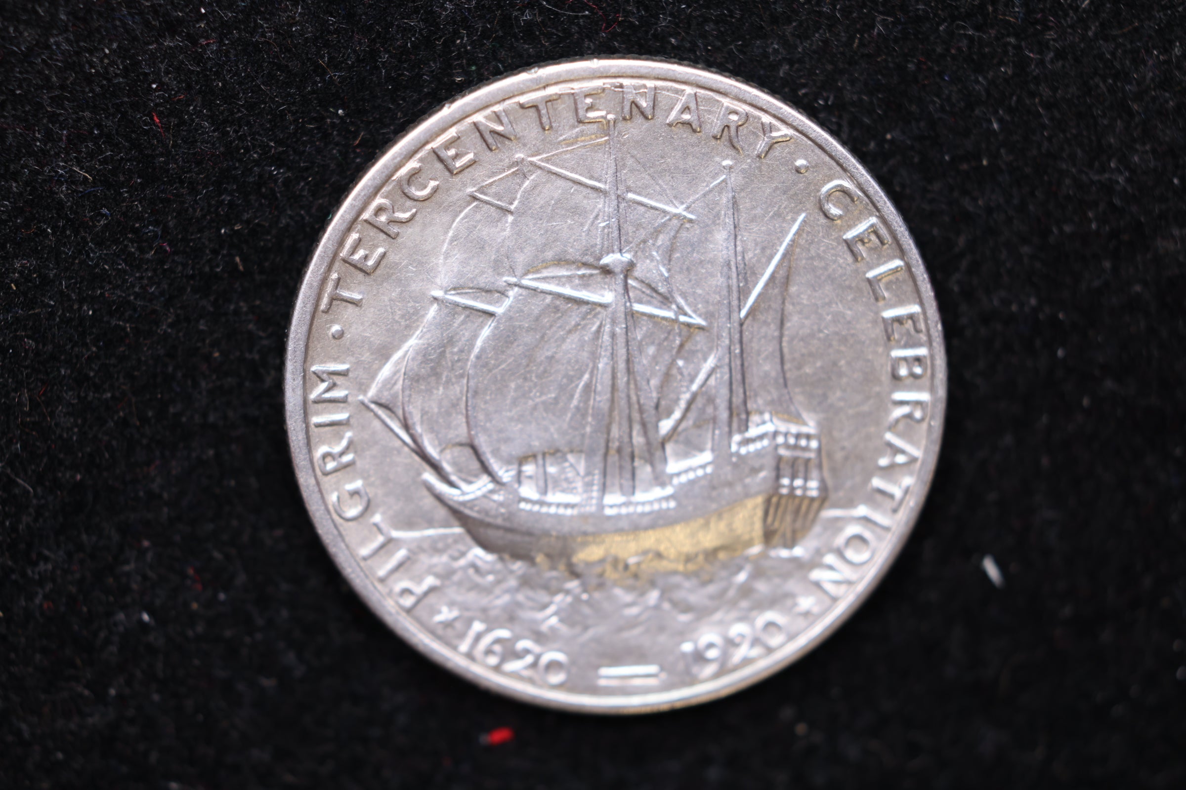 1920 Pilgrim Commemorative Half Dollar., Collectible Coin. Large Affordable Sale #02165