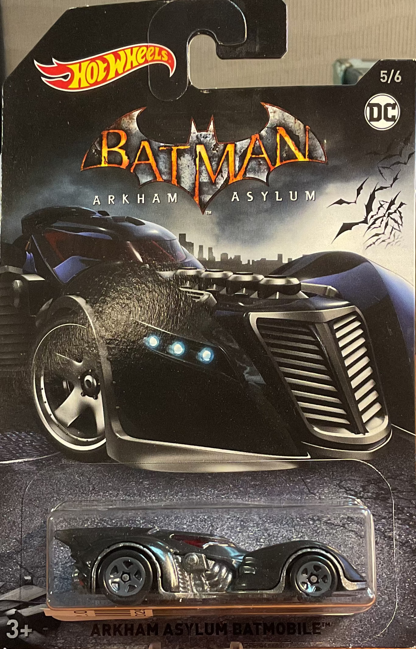 BATMAN ARKHAM ASYLUM, BATMOBILE, Hot Wheels Toy Car, FKF41-0910, Store