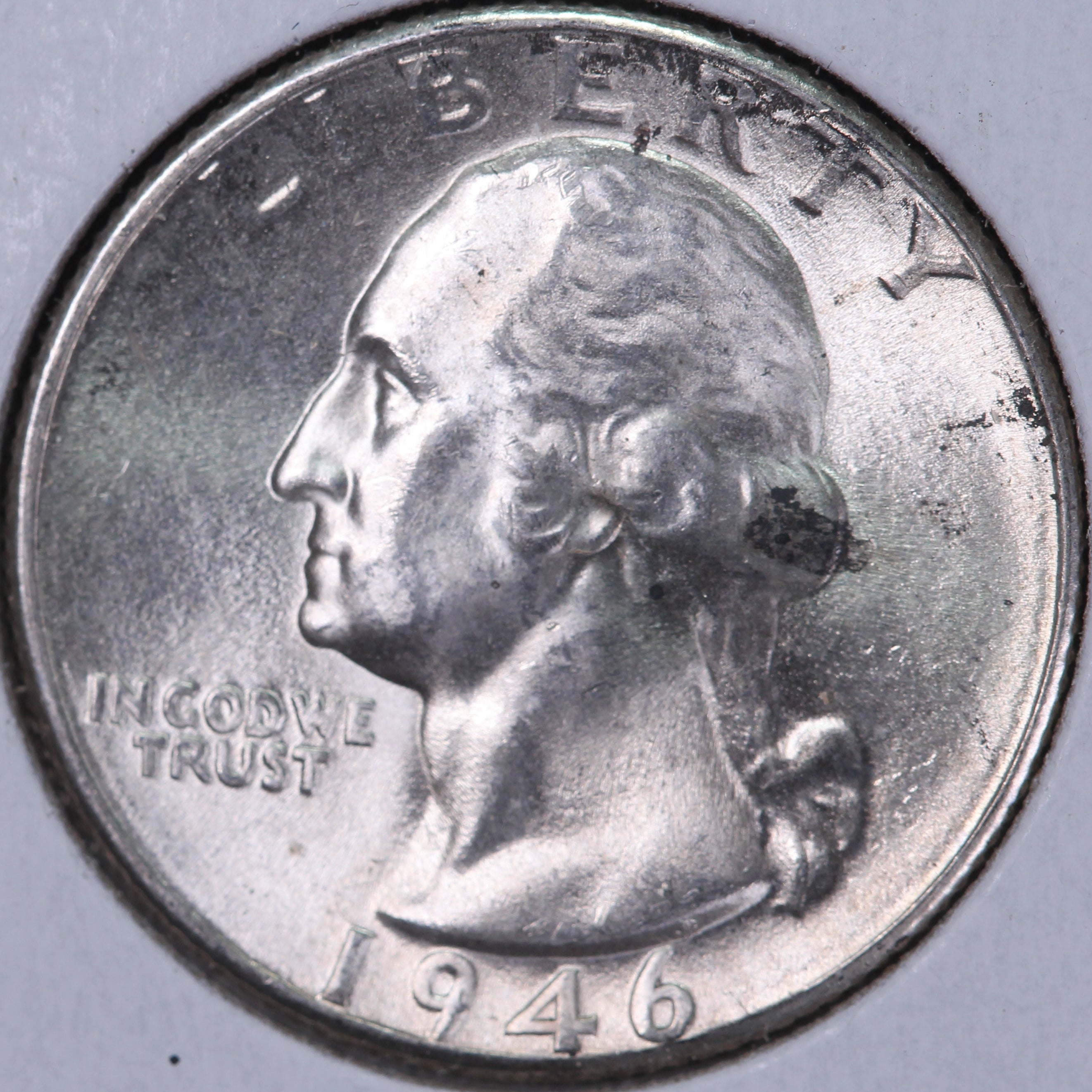 1946-D Washington Quarter. Affordable Circulated Collectable Coin. Store # 08424