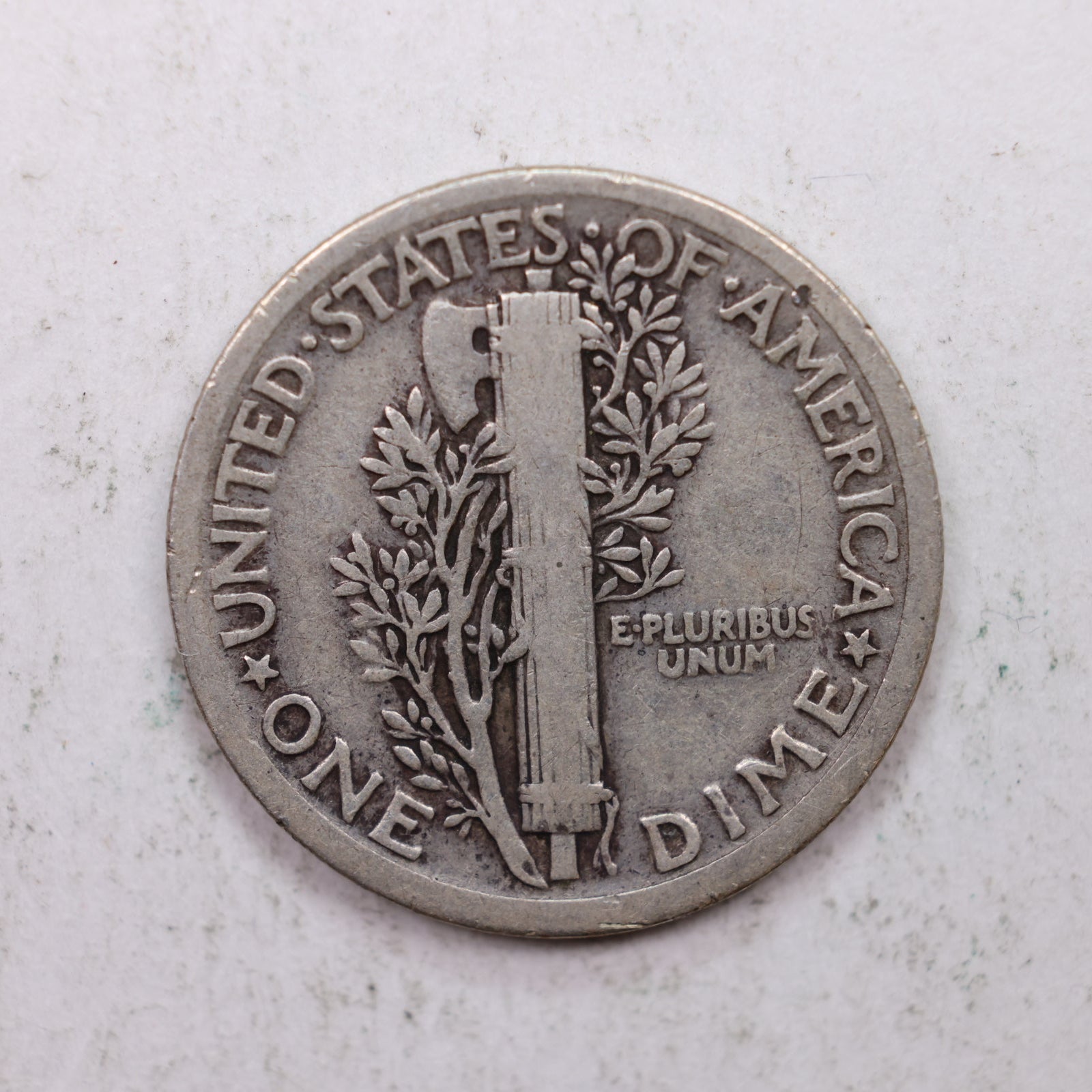 1919 Mercury Silver Dime, Very Good Plus Circulated Coin. Store Sale #DE0889.