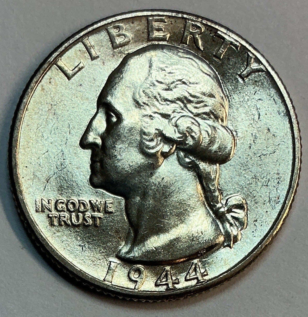 1944-D Washington Quarter. Uncirculated Collectable Coin. Store # QR1715