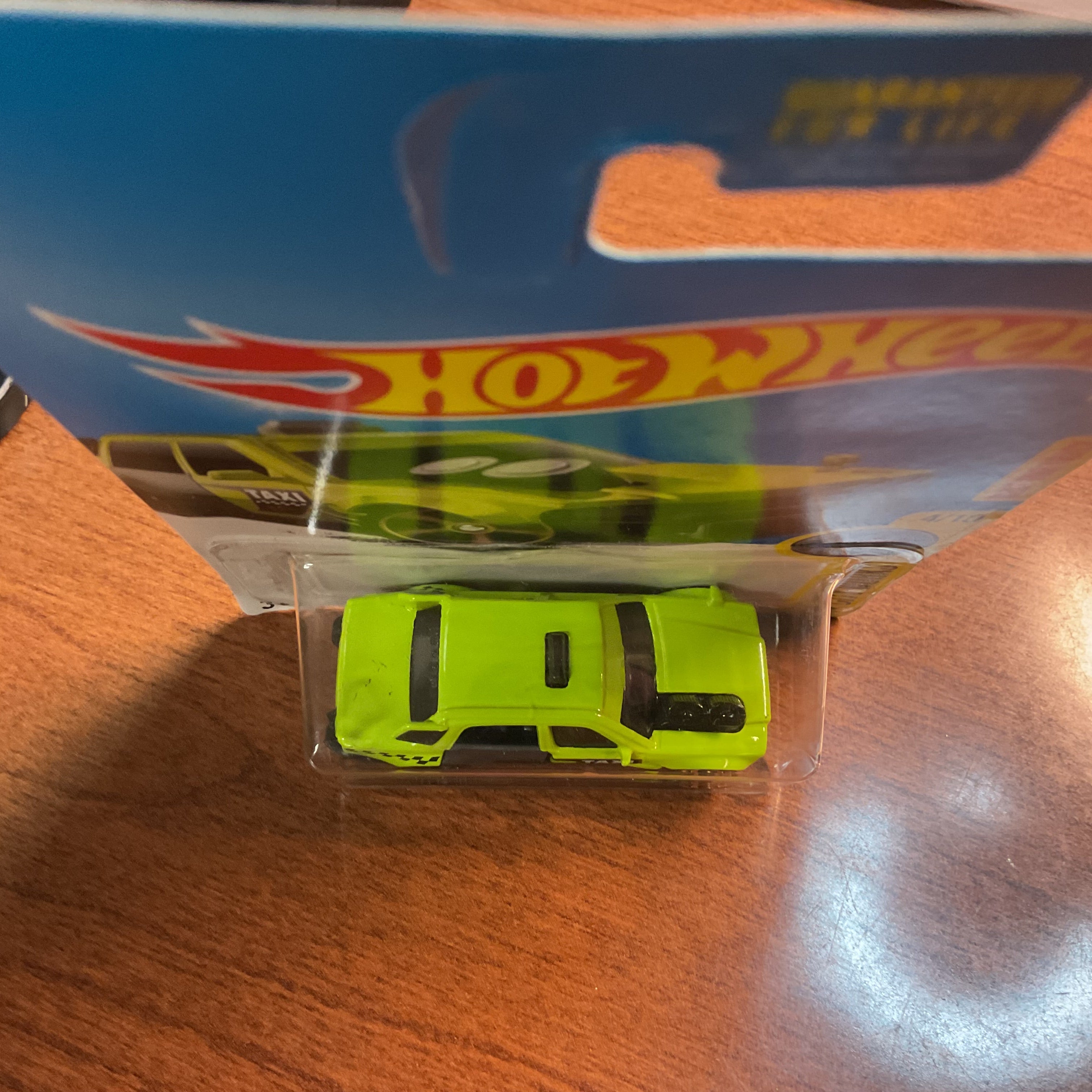 TIME ATTAXI Hot Wheels toy car, DTY70-D9B0E, 'HW CITY WORKS', Store #TY009