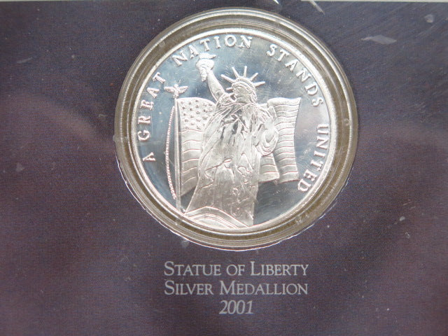 2001 US Freedom Collection of Silver Medallions. In nice Display Case. Store