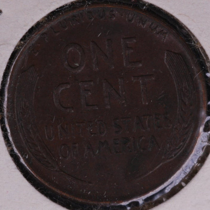 1949 Lincoln Wheat Small Cent.  Affordable Collectible Coin. Store